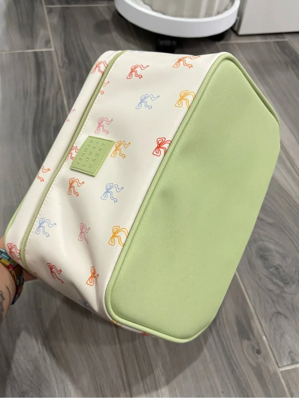 Tender Love & Carry Cream Cosmetic Case with Multicolor Bow Print